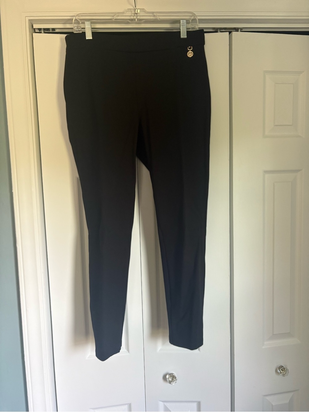 Tommy Hilfiger Black Slim Ponte Leggings with Signature Emblem
